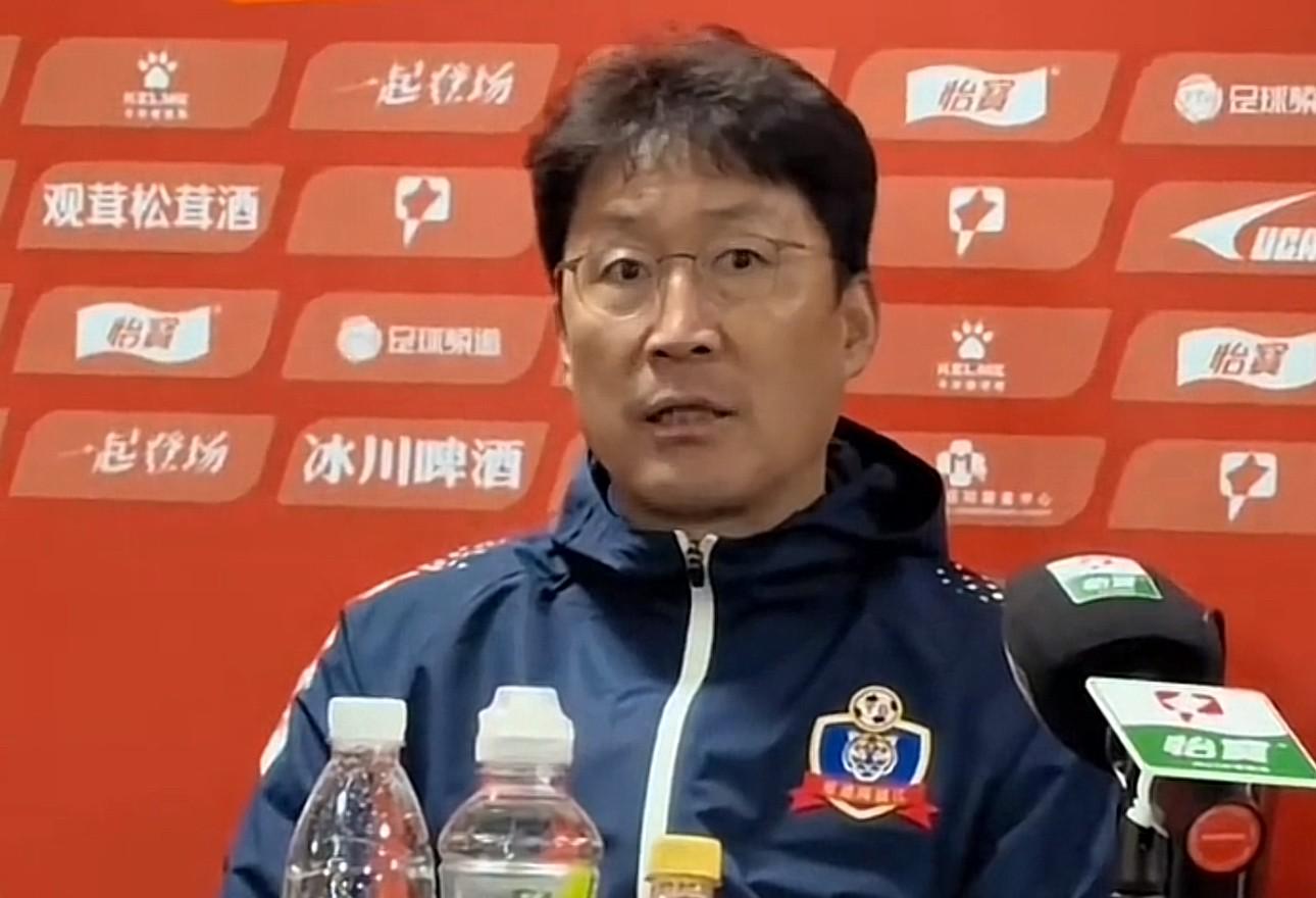 不容错失！球队主帅发声呼吁球员们团结一心的简单介绍
